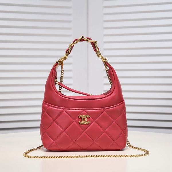 シャネルバッグ正面デザイン